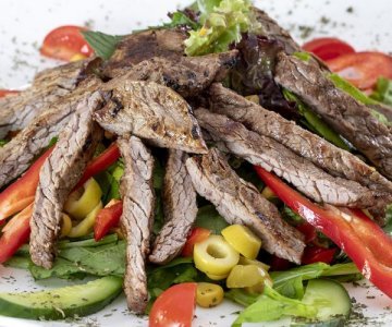 Bonfile Salata / Tenderloin Salad 